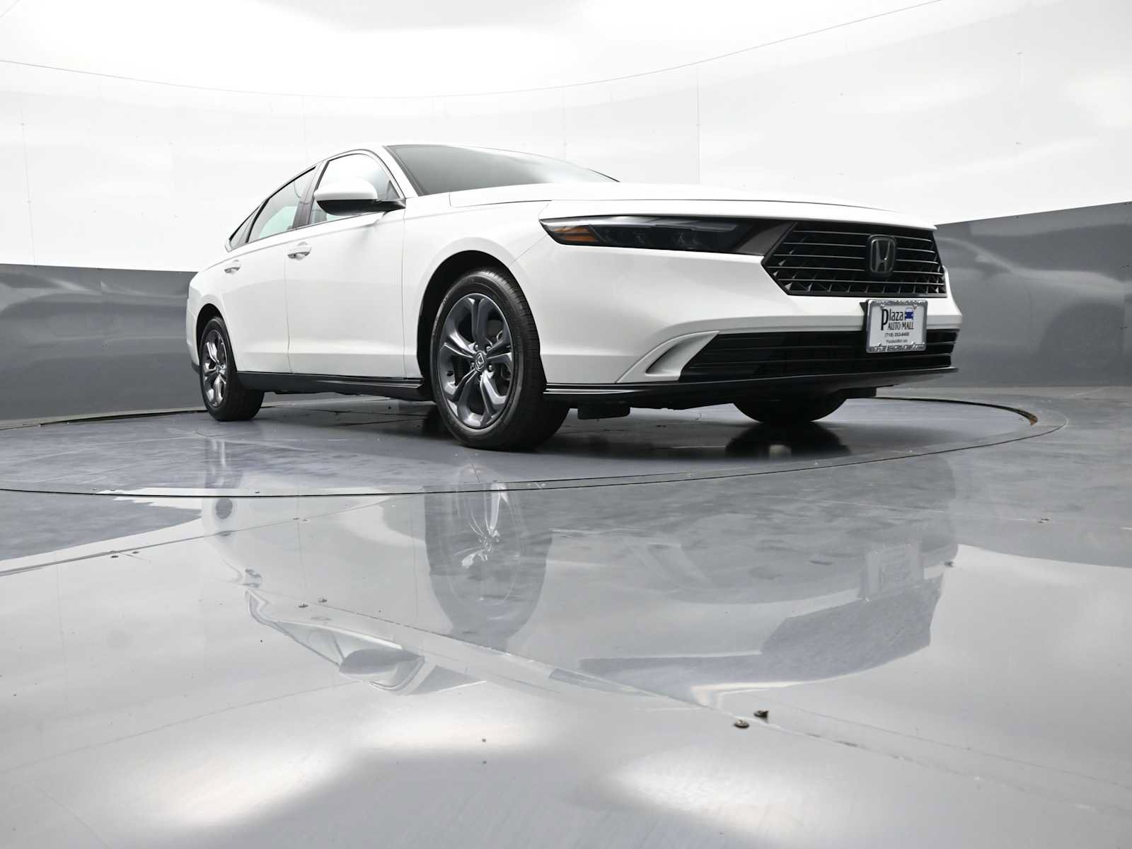 Used 2024 Honda Accord EX image 27