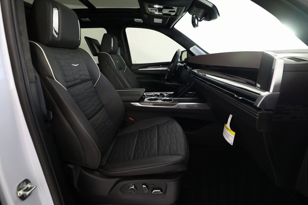 Used 2026 Cadillac Escalade ESV V image 10