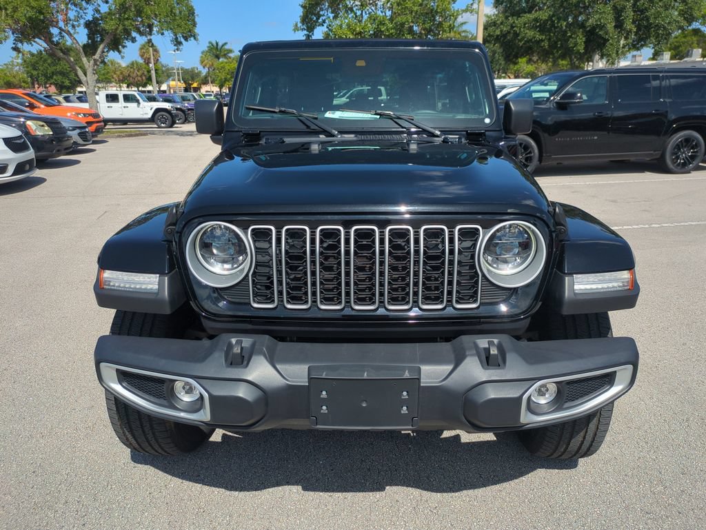 Used 2025 Jeep Wrangler Unlimited Sahara w/ Safety Group AWD/4WD image 4