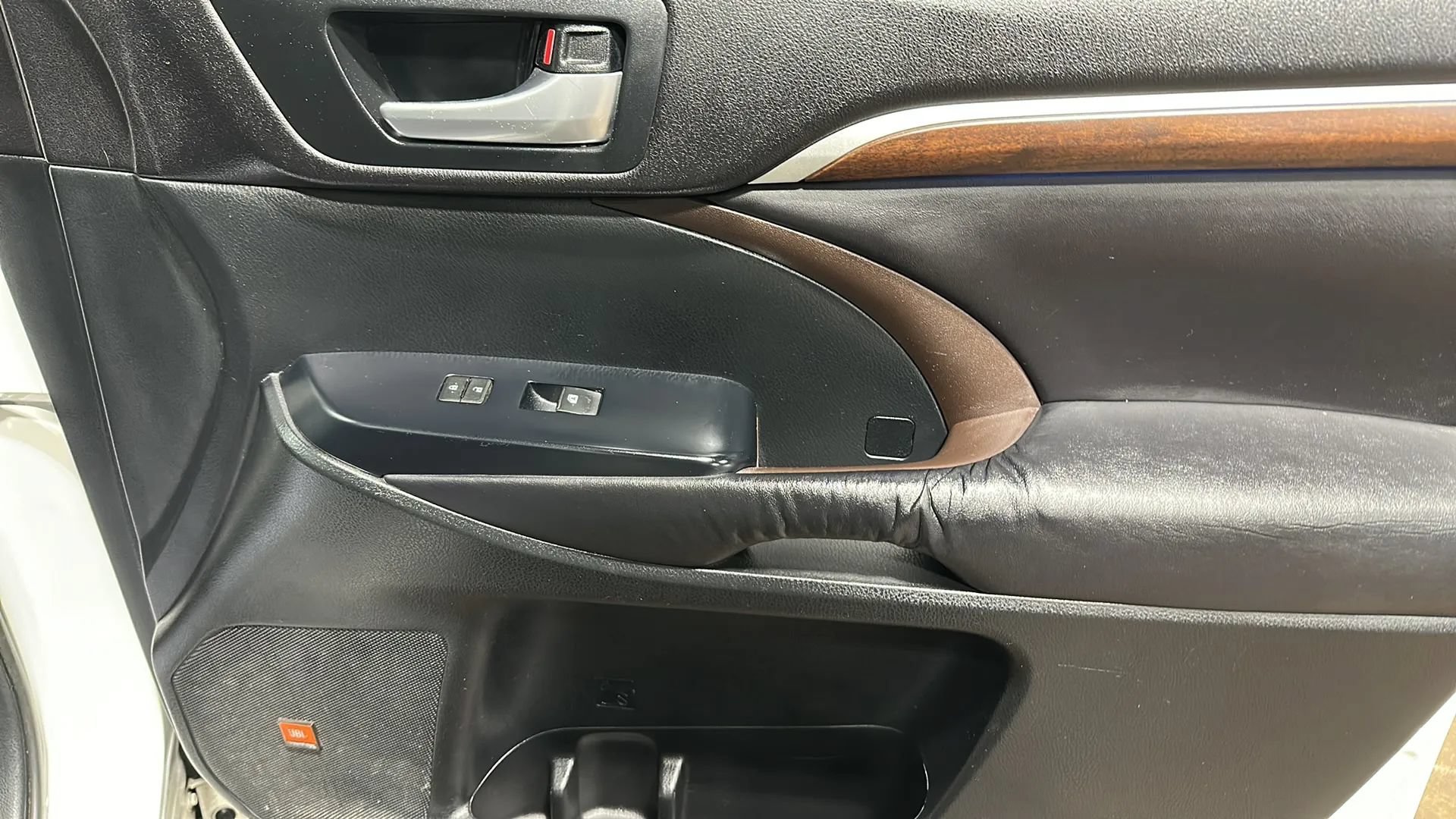 Used 2016 Toyota Highlander Limited Platinum AWD/4WD image 21