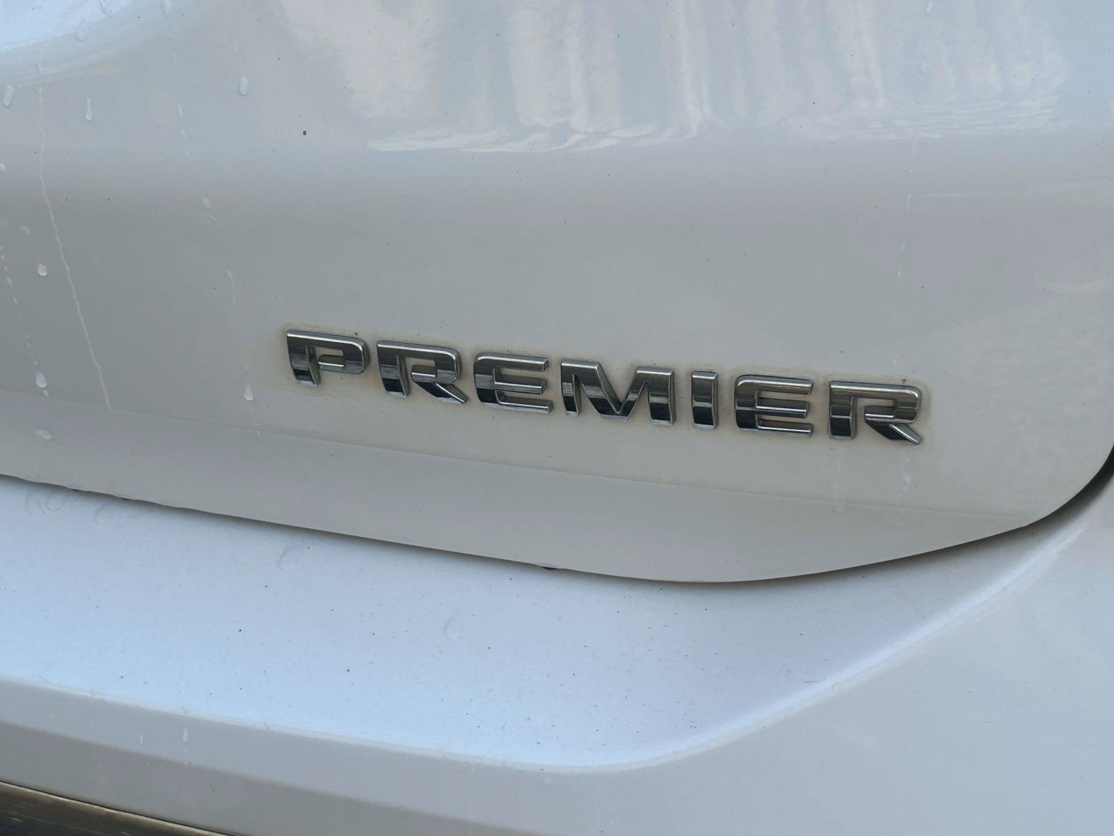 Used 2020 Chevrolet Equinox Premier FWD image 11