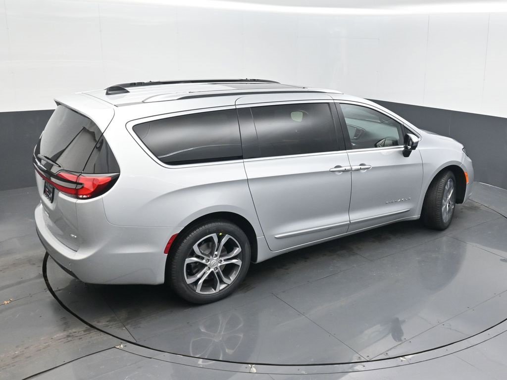 New 2026 Chrysler Pacifica Pinnacle image 45