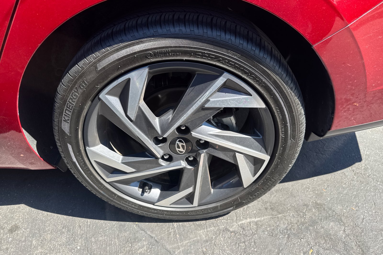 Used 2025 Hyundai Elantra Limited FWD image 4