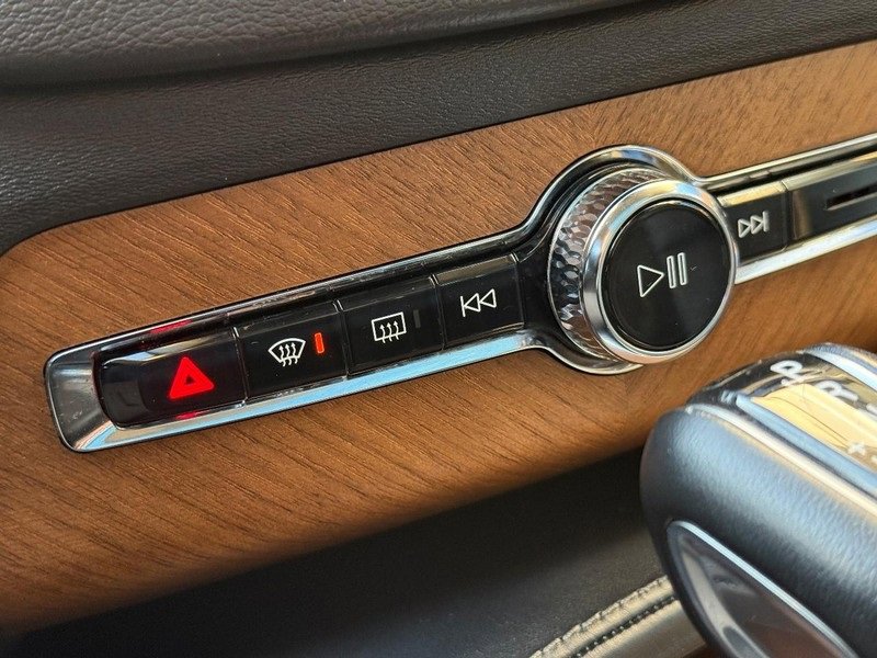Used 2018 Volvo XC90 T6 Inscription w/ Convenience Package image 29