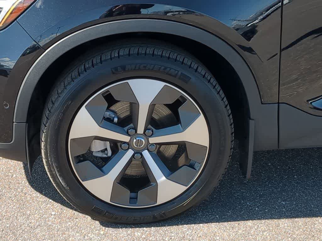 Certified 2026 Volvo XC40 B5 Plus w/ Protection Package Premier AWD/4WD image 13