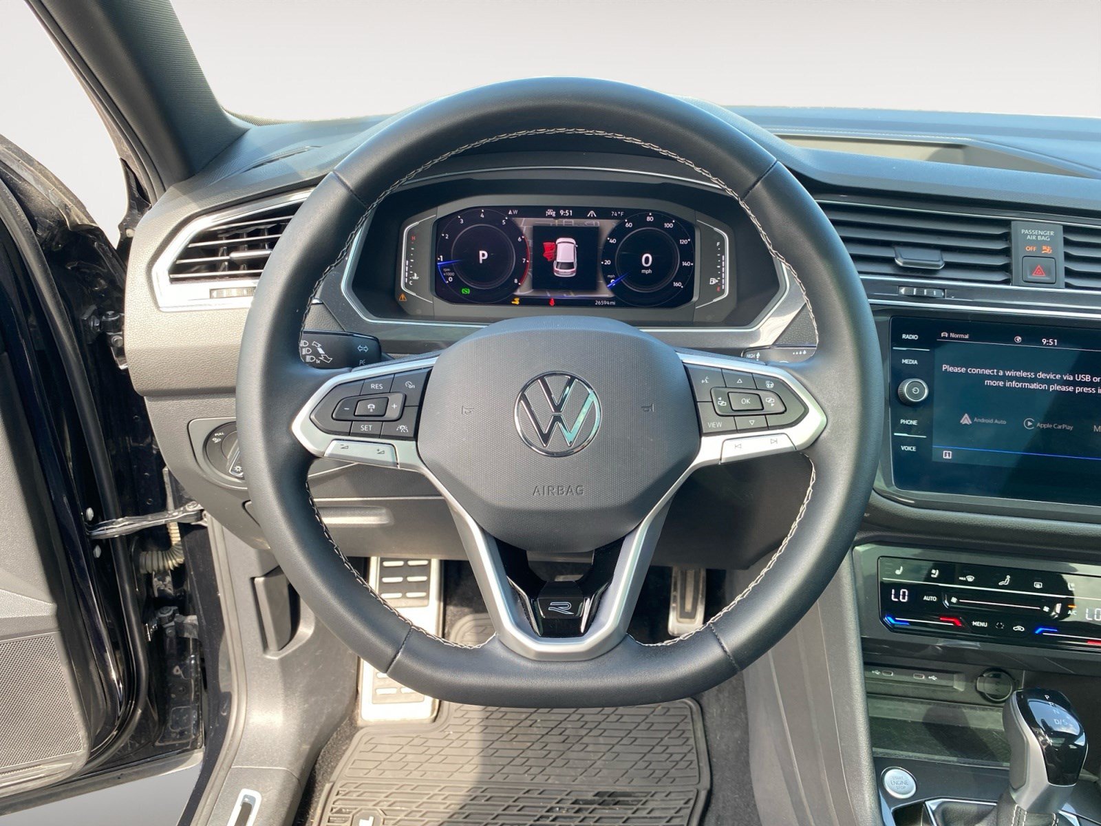 Used 2023 Volkswagen Tiguan SEL R-Line AWD/4WD image 14