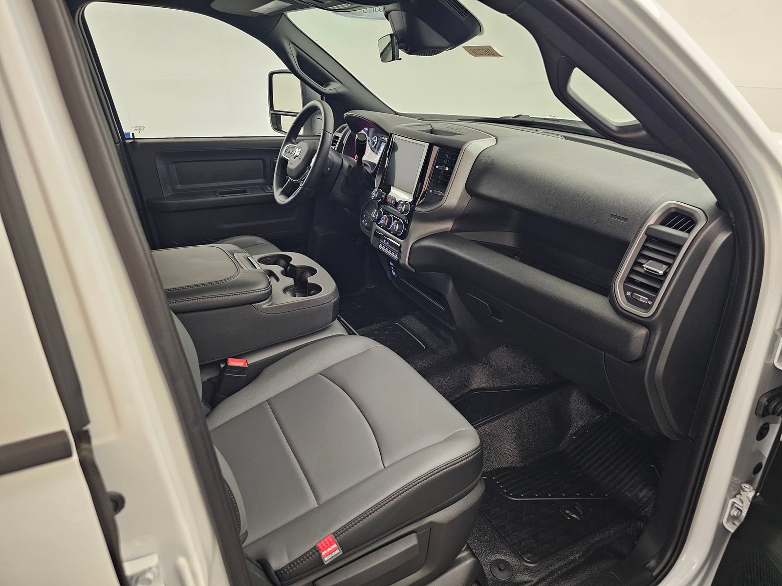 New 2026 RAM 5500 Tradesman AWD/4WD image 24