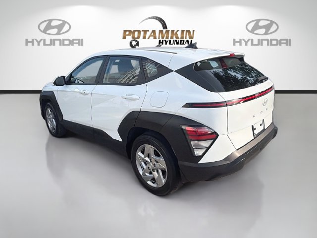 Certified 2025 Hyundai Kona SE FWD image 8