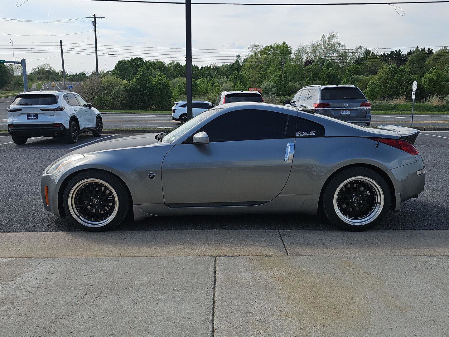 Used 2004 Nissan 350Z Touring w/ Aerodynamics Pkg image 3