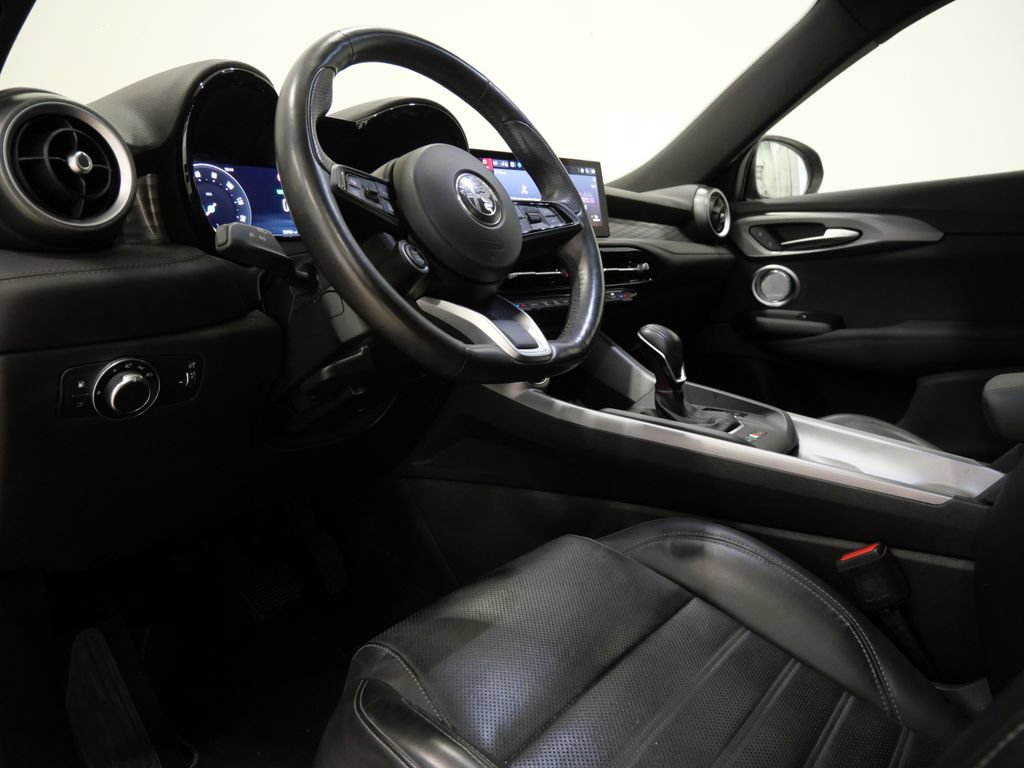 Used 2024 Alfa Romeo Tonale Ti AWD/4WD image 12