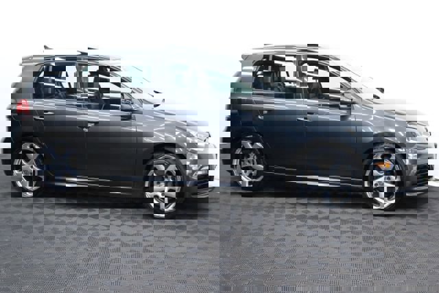 Used 2013 Volkswagen Golf 4-Door image 4