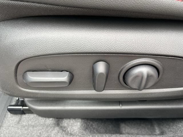 New 2026 Chevrolet Trax RS w/ Sunroof Package FWD image 12