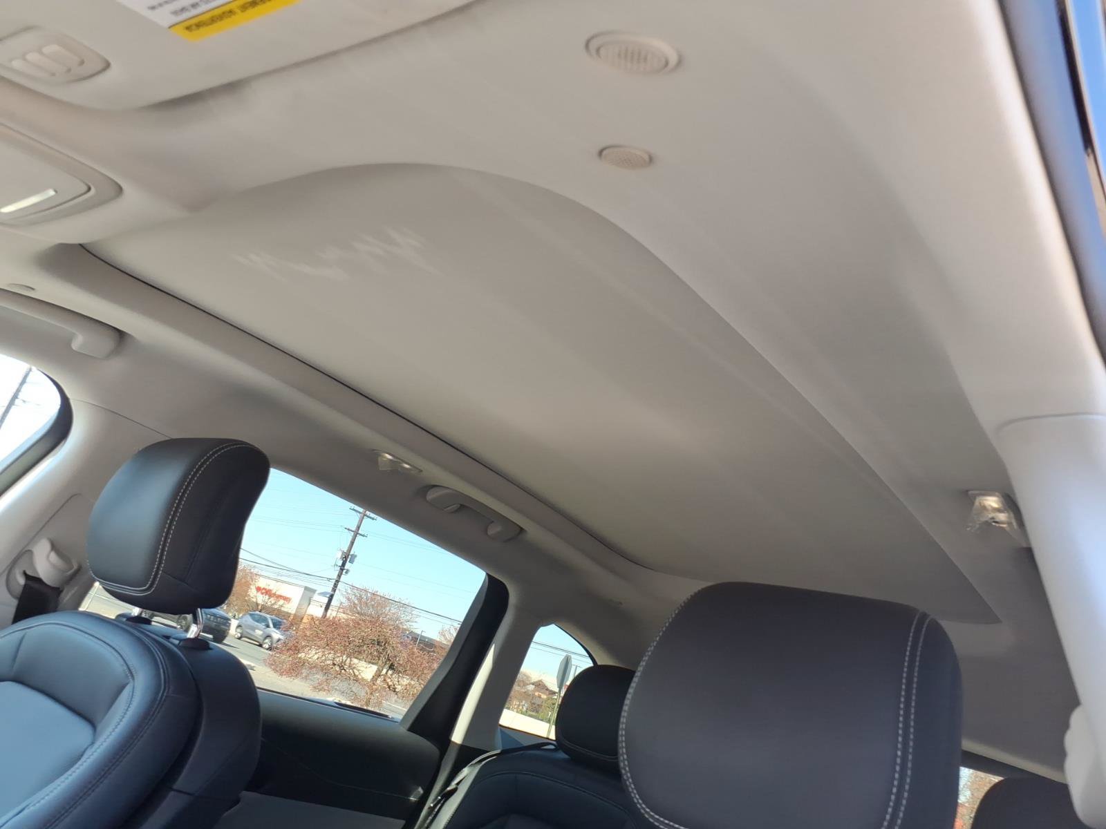 Used 2025 Lincoln Nautilus Premier w/ Equipment Group 102A AWD/4WD image 15