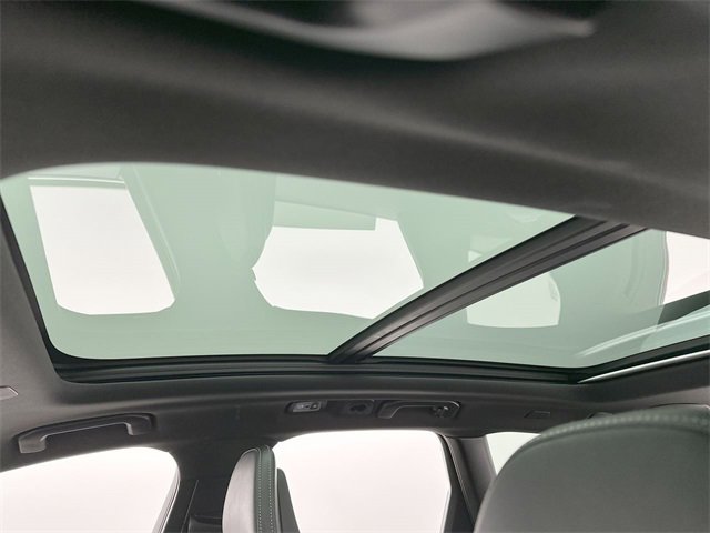 Used 2018 Volvo XC60 T8 R-Design w/ Convenience Package image 22