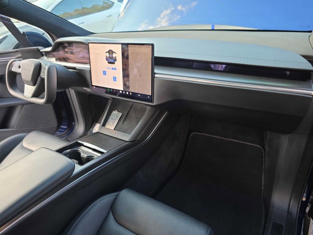 Used 2022 Tesla Model X Plaid image 18