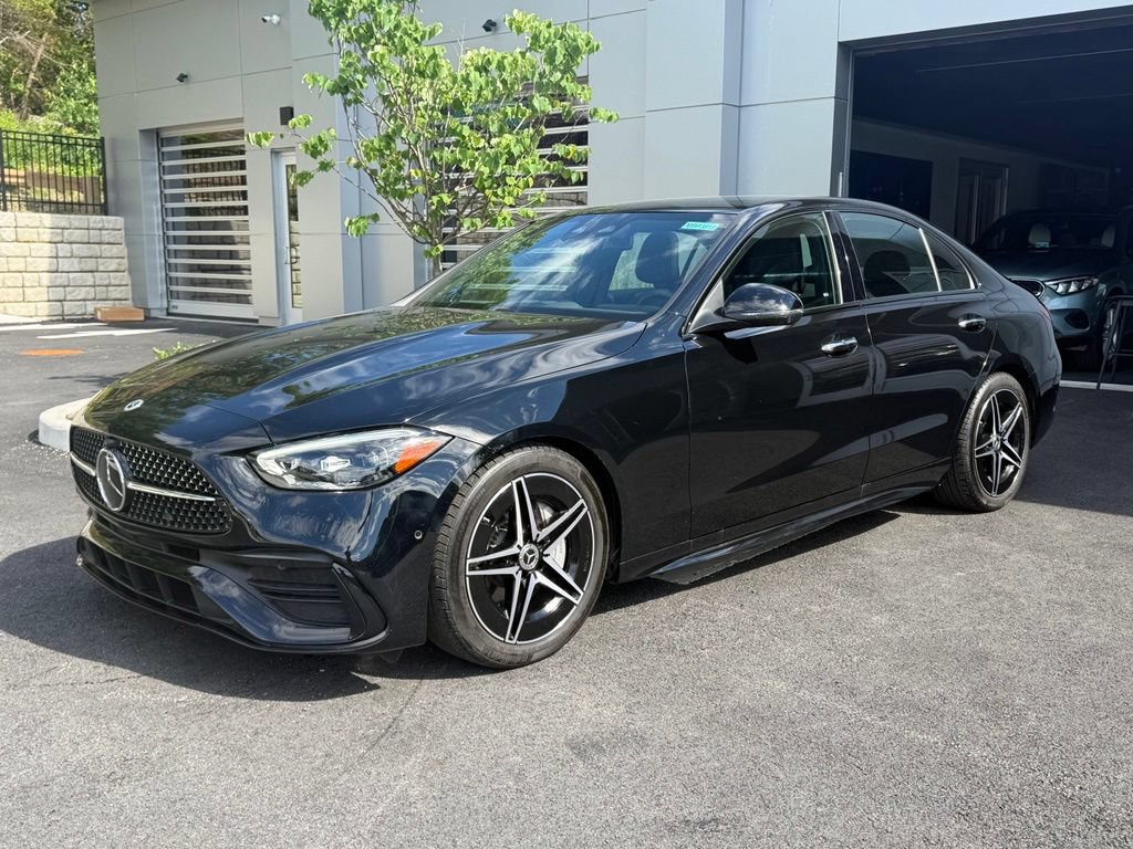 Used 2022 Mercedes-Benz C 300 4MATIC Sedan image 3