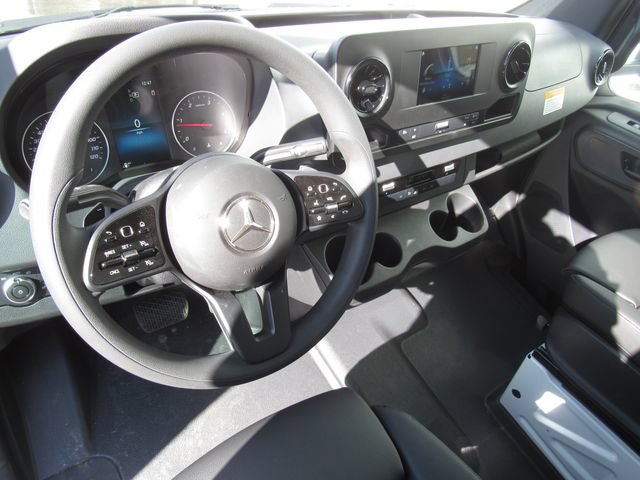 Used 2023 Mercedes-Benz Sprinter 3500 image 26