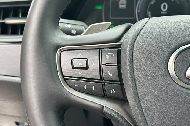 Used 2025 Lexus ES 300h w/ Premium Package FWD image 27