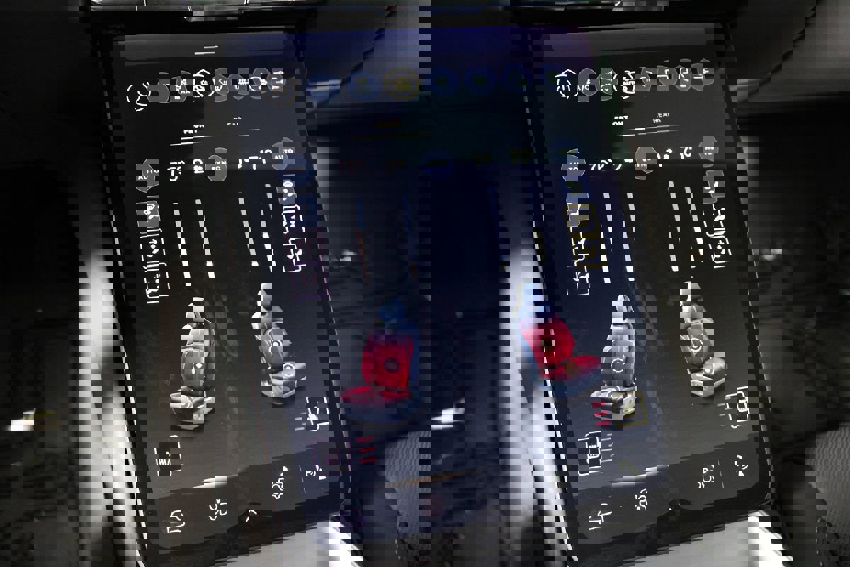 Used 2024 Lucid Air Pure image 32