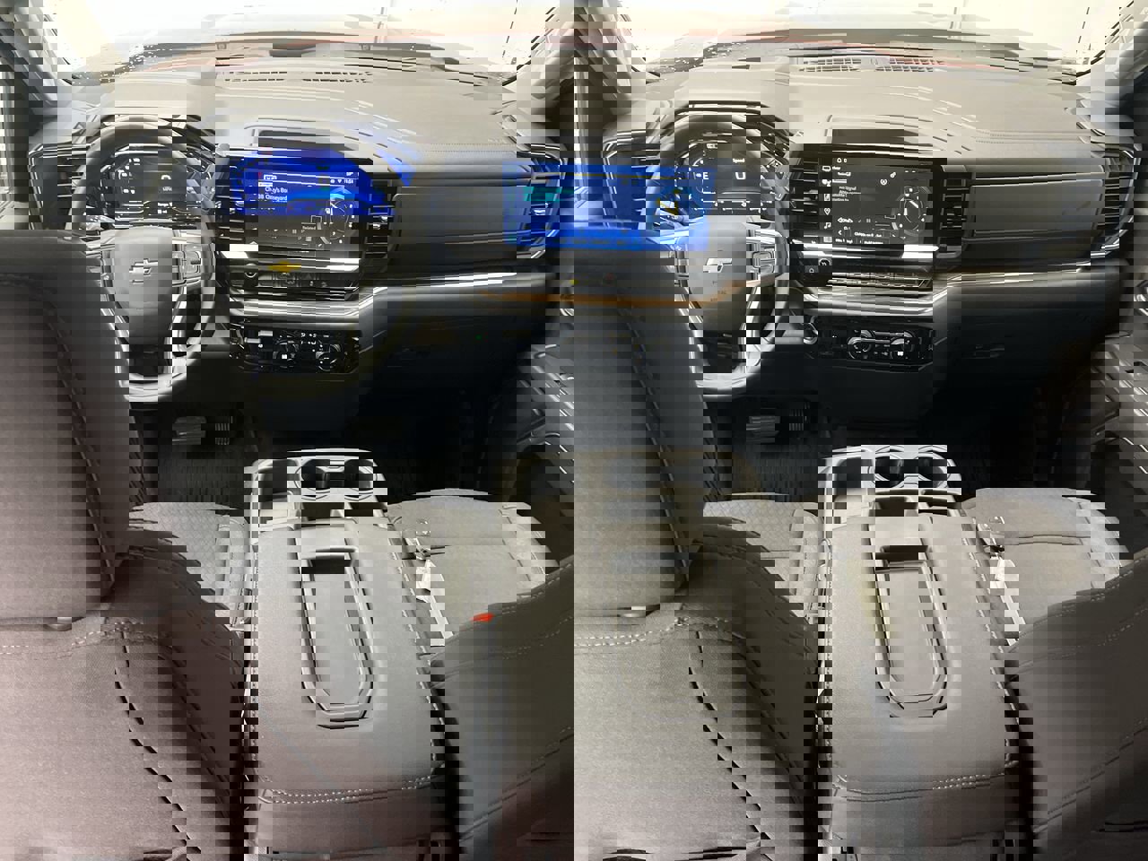 Used 2024 Chevrolet Silverado 1500 LT image 4