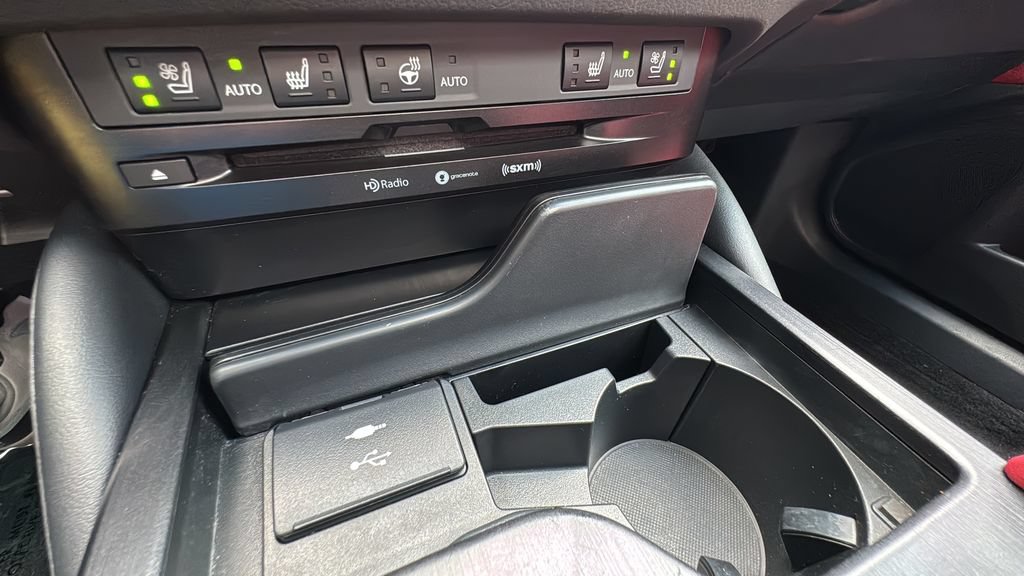 Used 2022 Lexus ES 300h F Sport w/ Accessory Package 2 FWD image 35