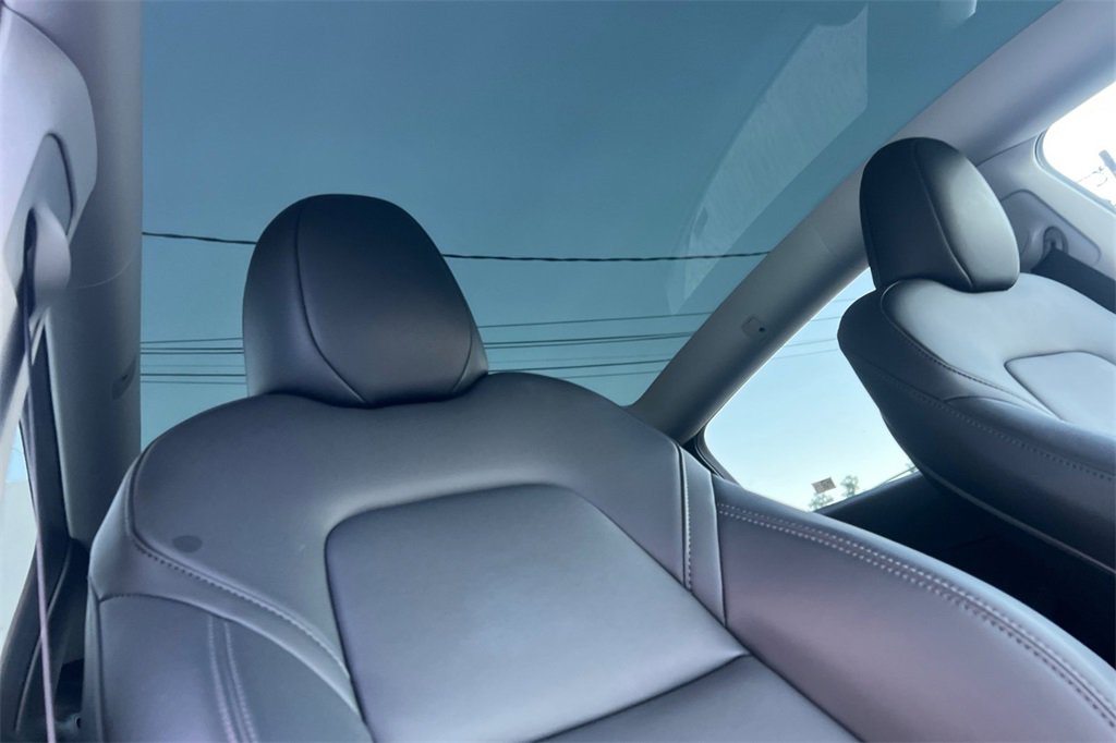 Used 2023 Tesla Model Y Long Range image 17