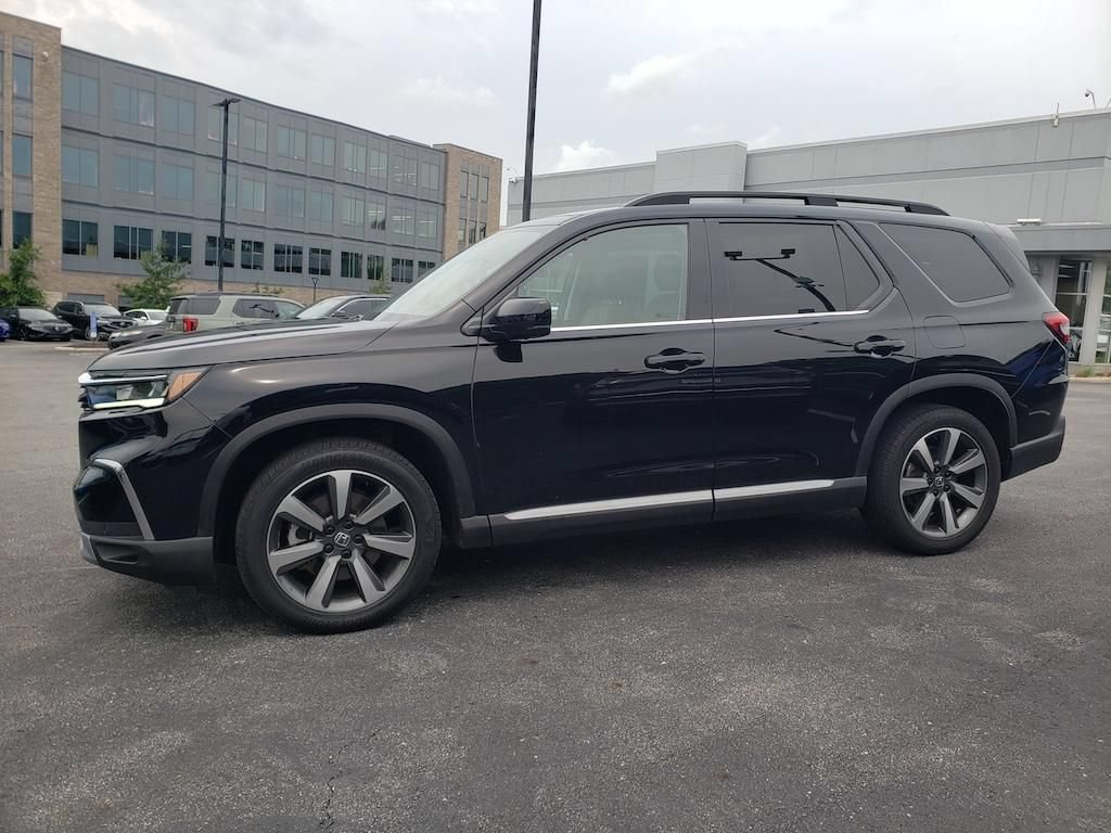 Used 2025 Honda Pilot Elite image 4
