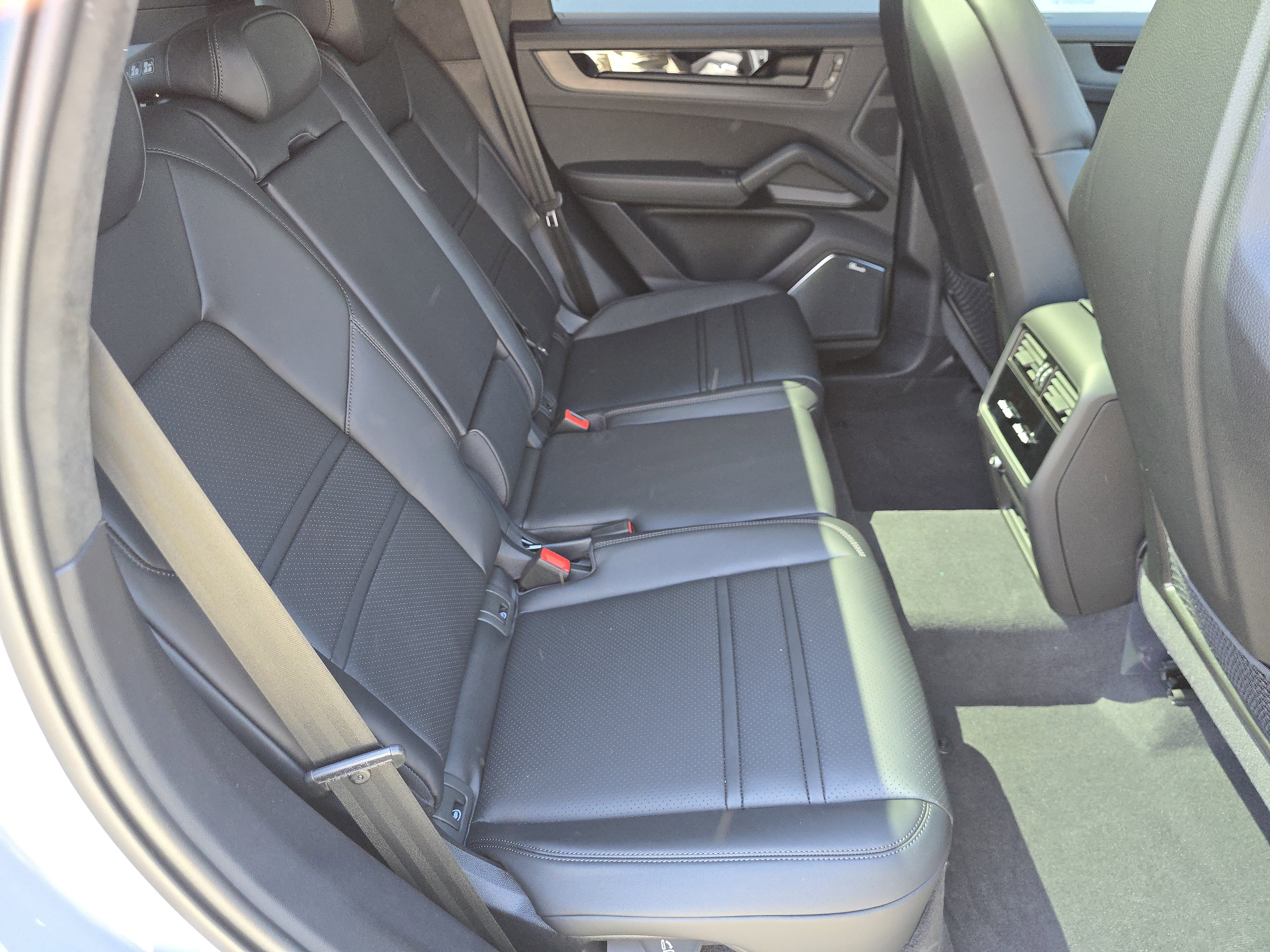 New 2026 Porsche Cayenne GTS AWD/4WD image 20