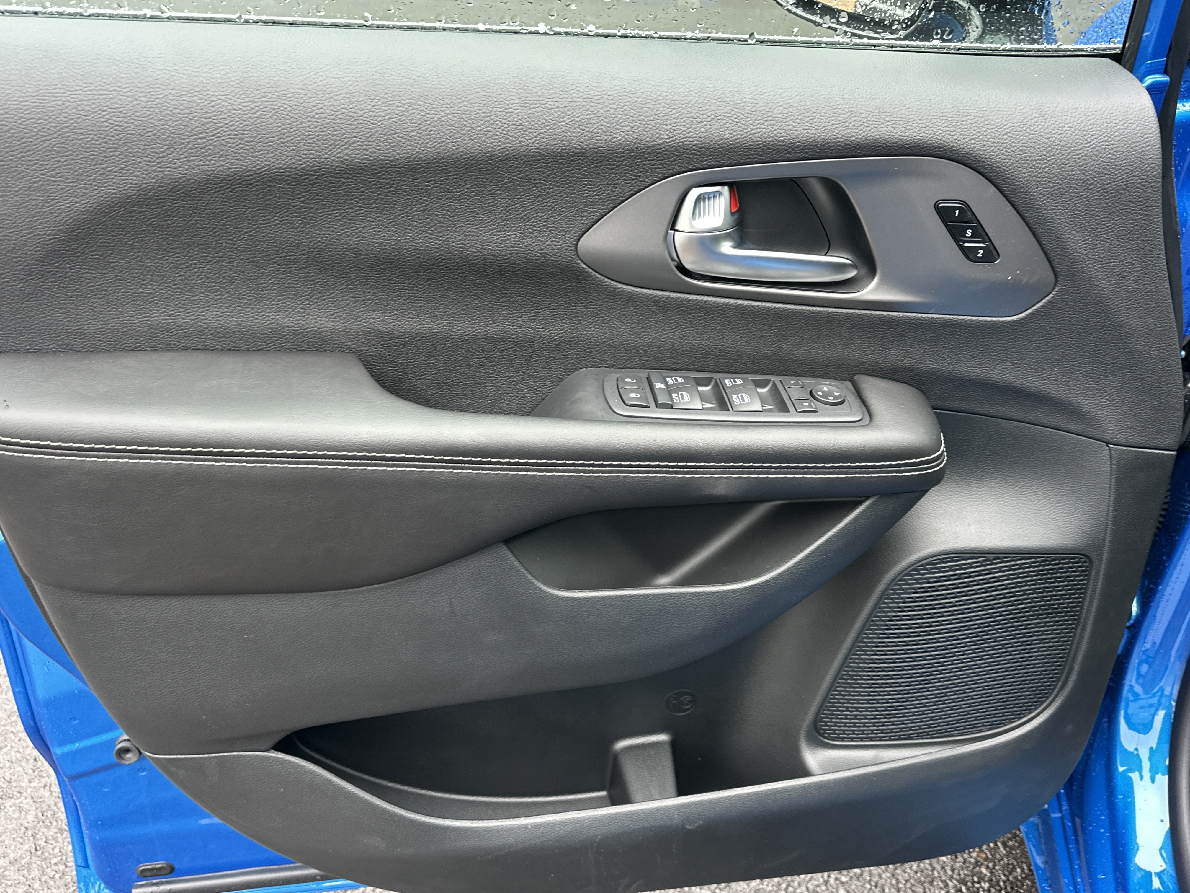 New 2027 Chrysler Pacifica Select FWD image 28