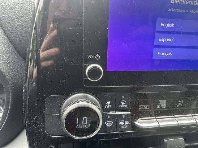 Used 2023 Toyota Highlander LE FWD image 14