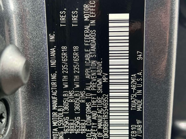 Used 2024 Toyota Highlander XLE AWD/4WD image 38