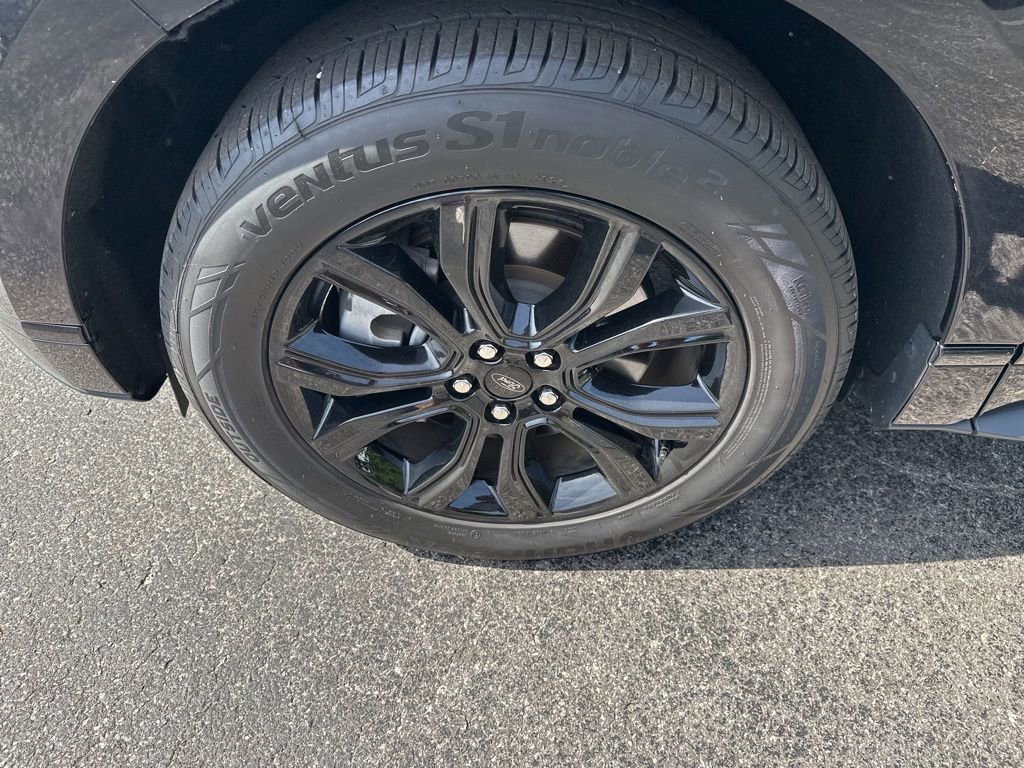 Certified 2024 Ford Edge SE w/ Black Appearance Package AWD/4WD image 9