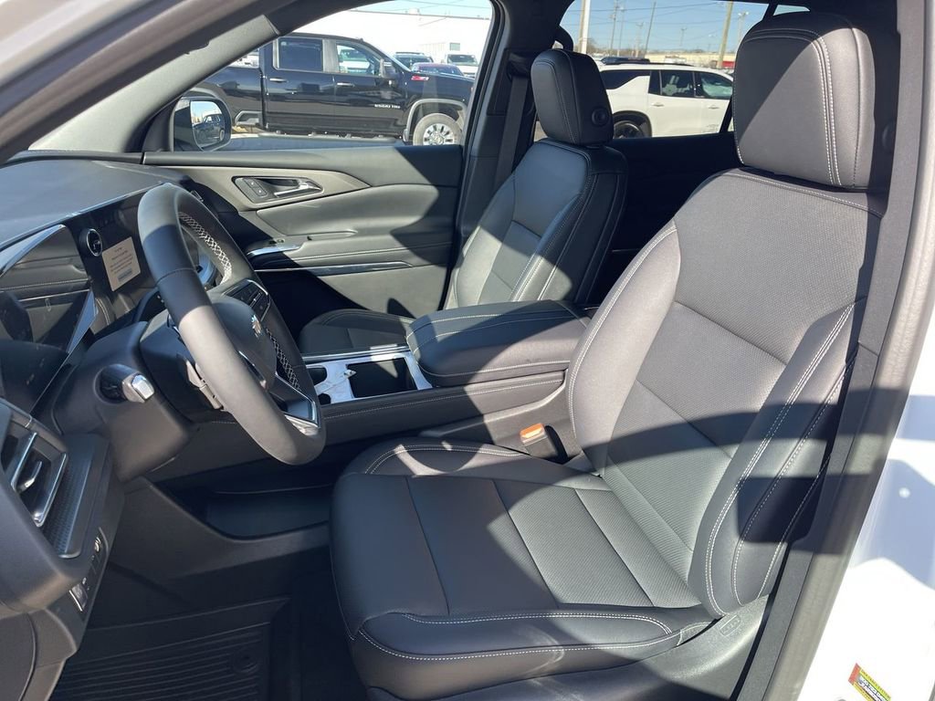 New 2026 Chevrolet Traverse LT w/ Driver Confidence Package AWD/4WD image 11