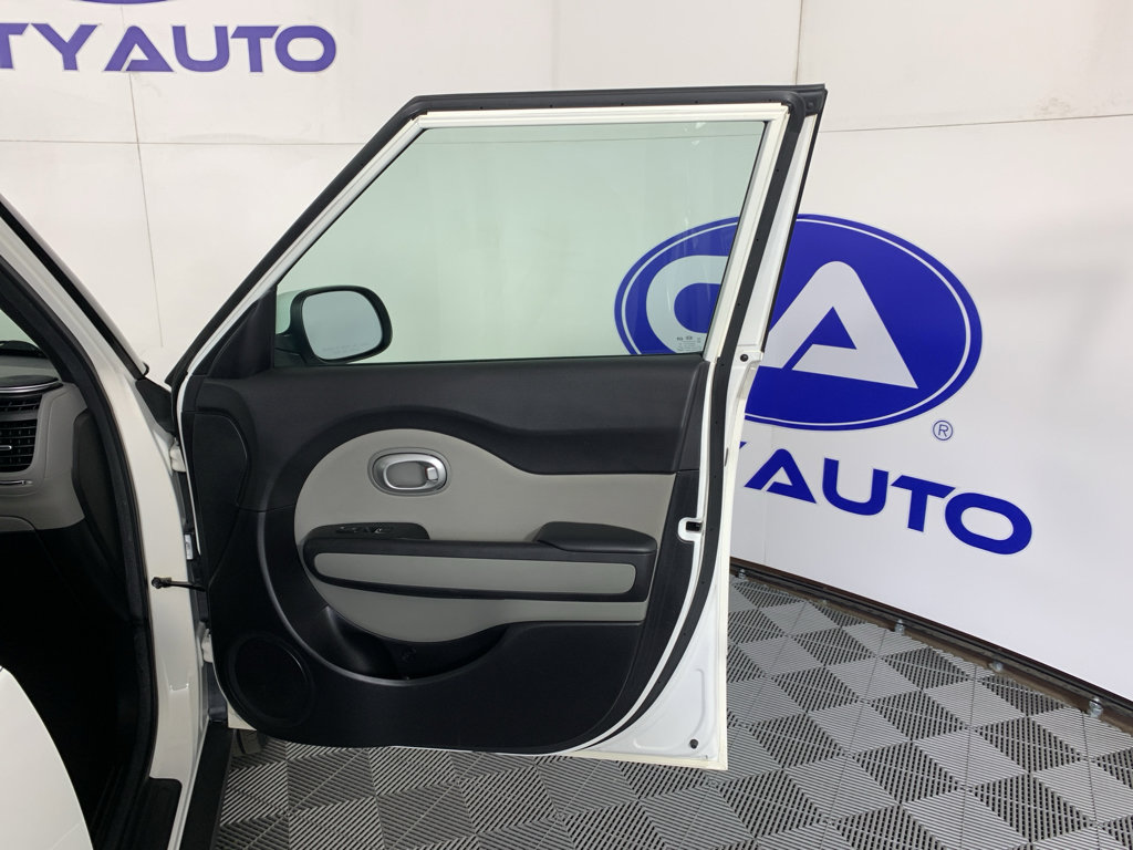 Used 2018 Kia Soul image 38