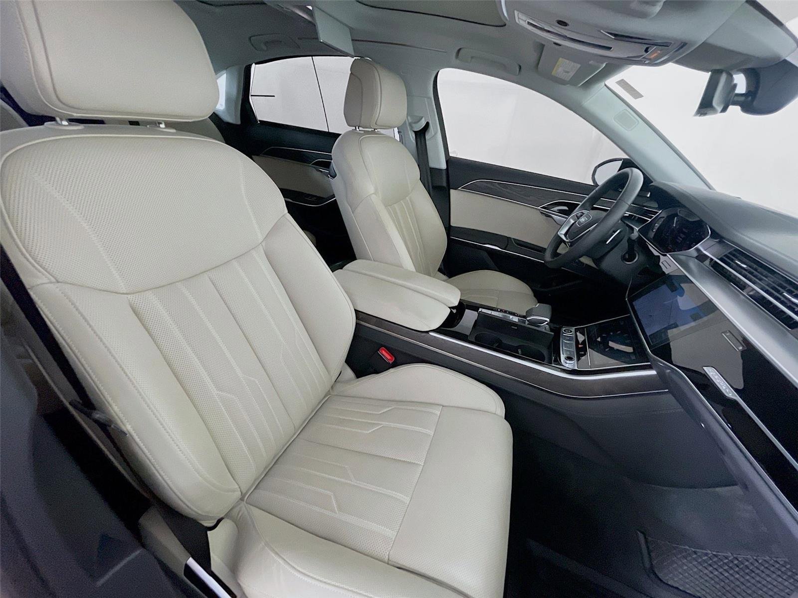 Used 2025 Audi A8 L 3.0T AWD/4WD image 32