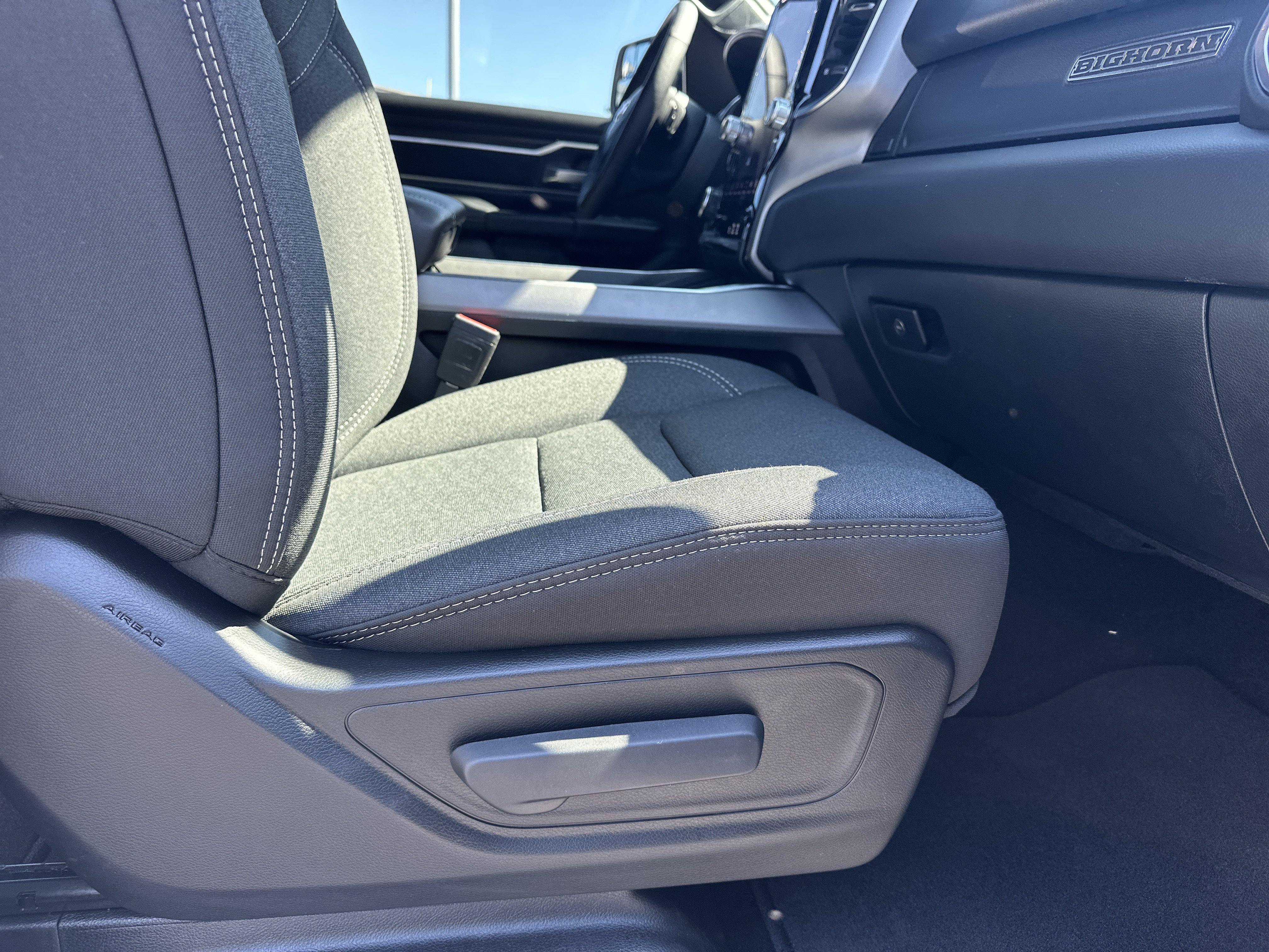 Used 2025 RAM 1500 Big Horn AWD/4WD image 17