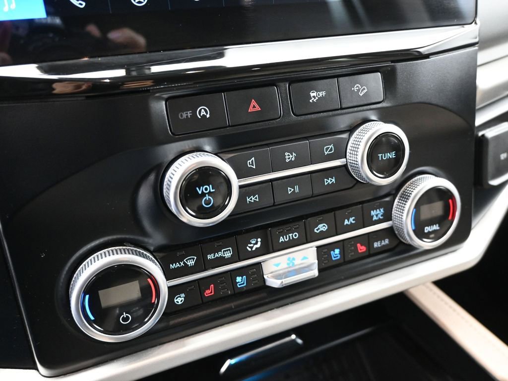 Certified 2024 Ford Expedition Max XLT image 17