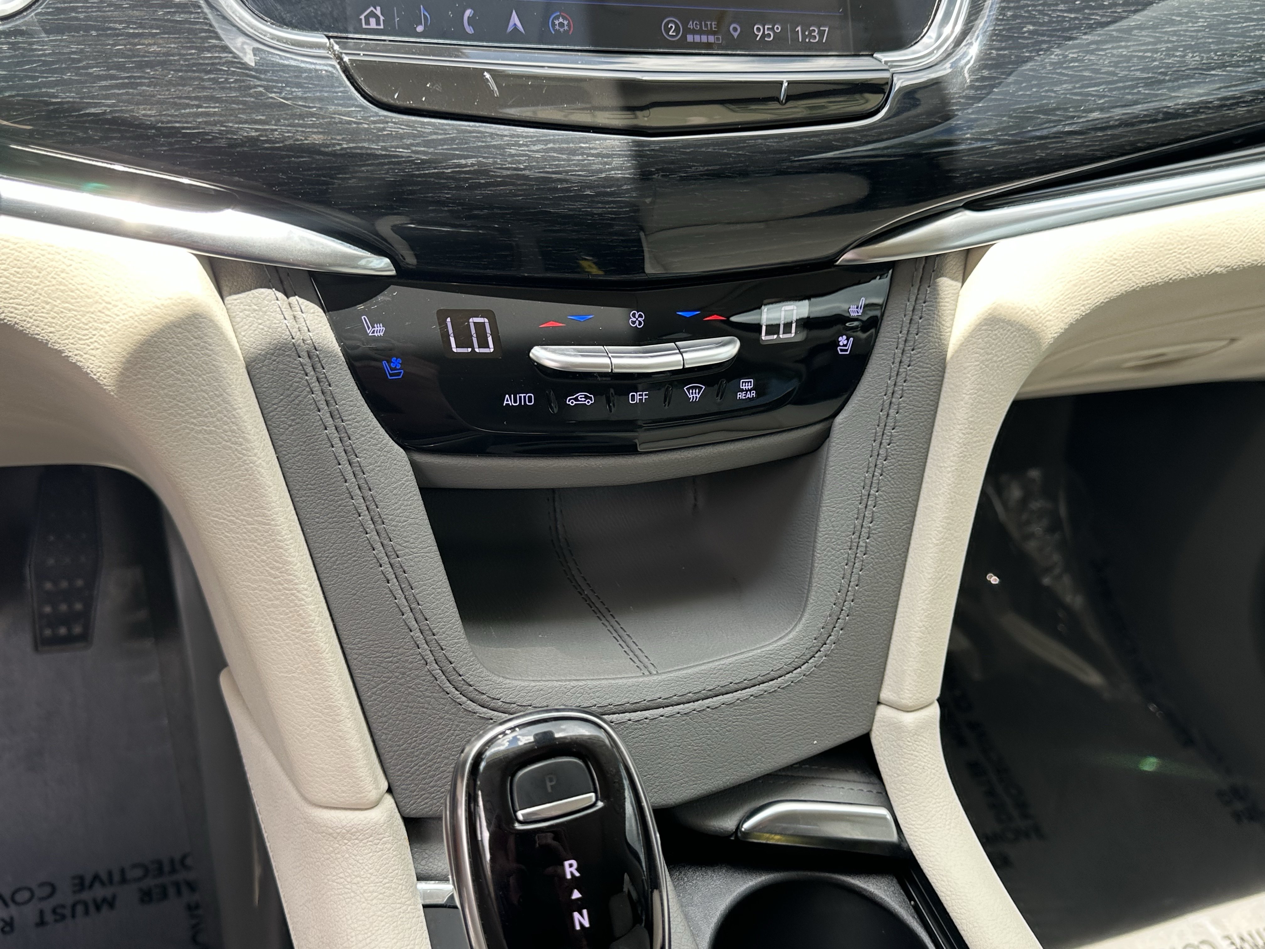Certified 2023 Cadillac XT6 Premium Luxury w/ Technology Package FWD image 26