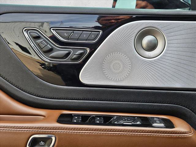 Used 2020 Lincoln Aviator Reserve w/ Equipment Group 202A image 24