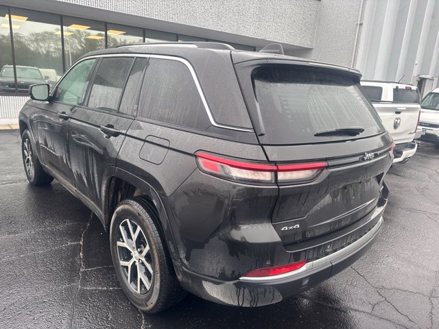 Used 2024 Jeep Grand Cherokee Limited AWD/4WD image 7