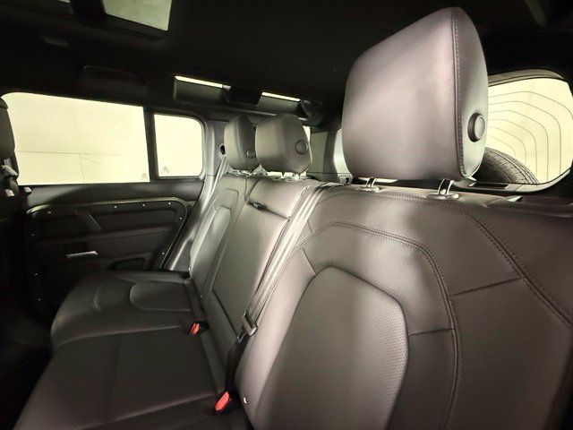 New 2026 Land Rover Defender 110 X-Dynamic SE AWD/4WD image 24