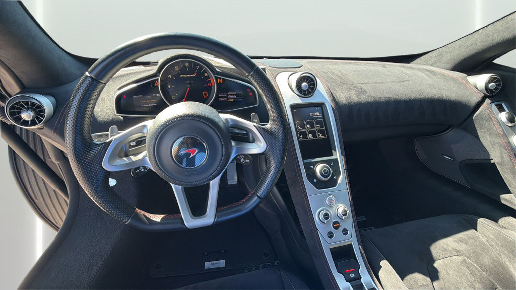 Used 2015 McLaren 650S Spider RWD image 15