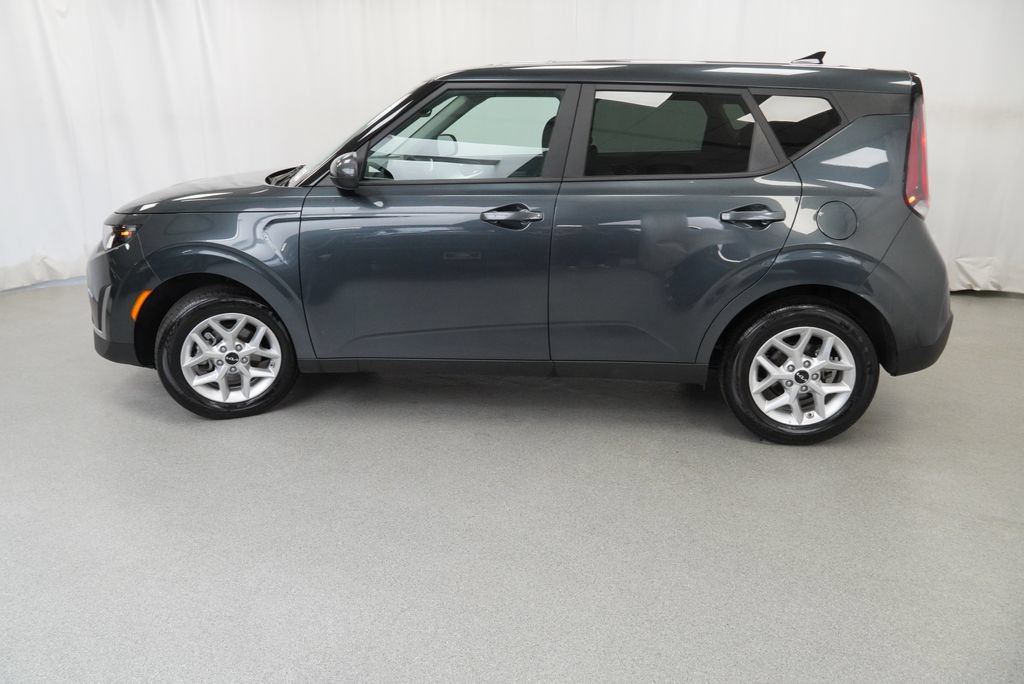 Used 2025 Kia Soul LX w/ LX Technology Package FWD image 39