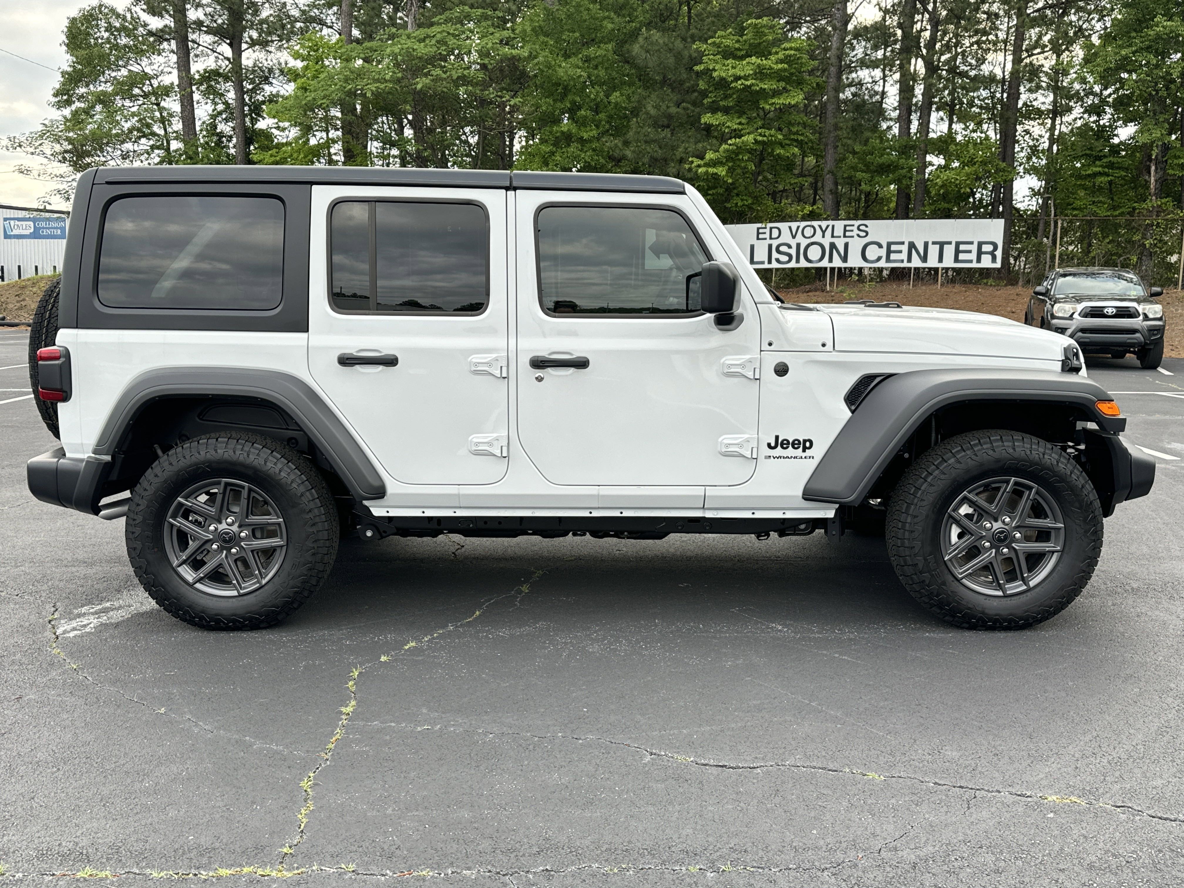 New 2025 Jeep Wrangler Sport S image 9