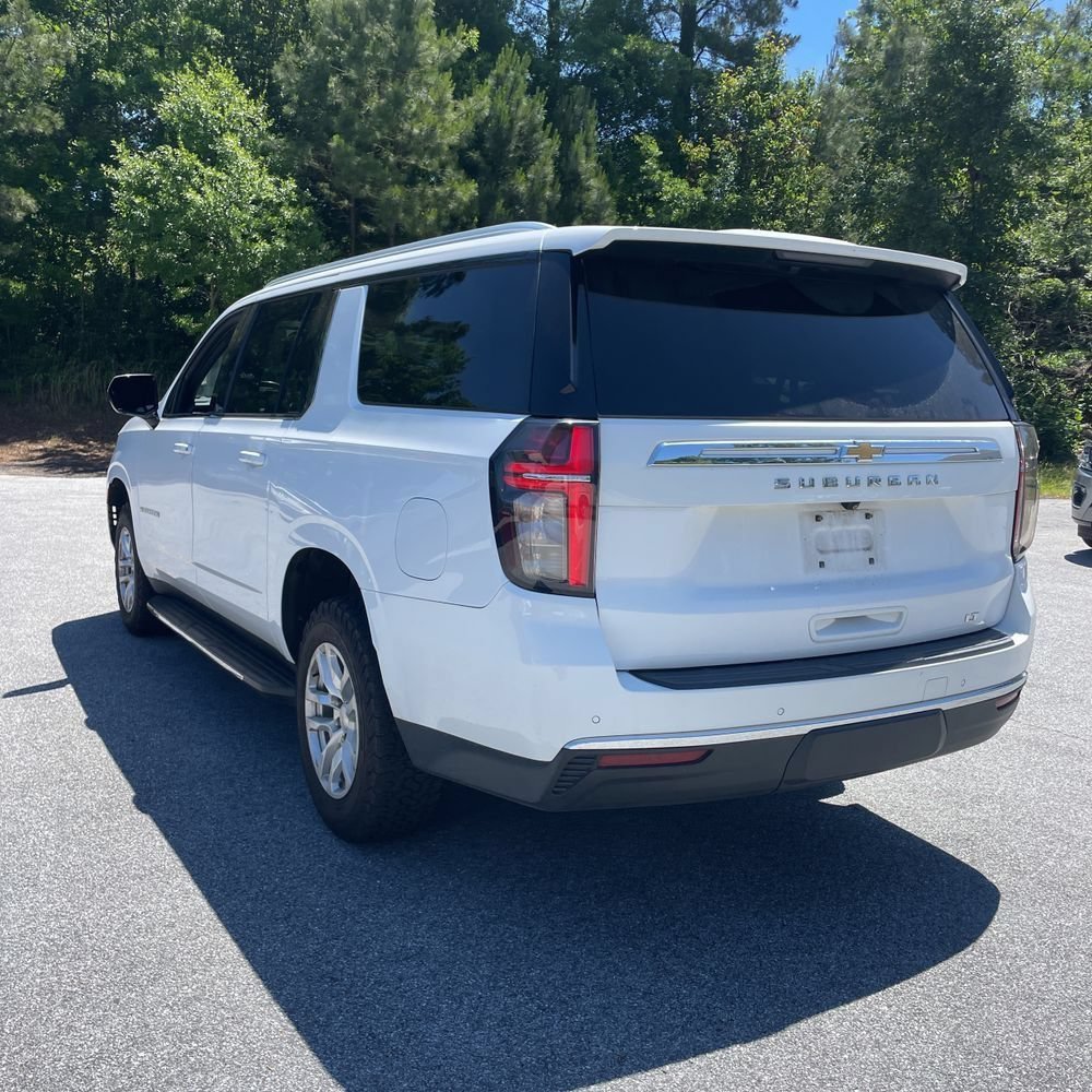 Used 2022 Chevrolet Suburban LT AWD/4WD image 6