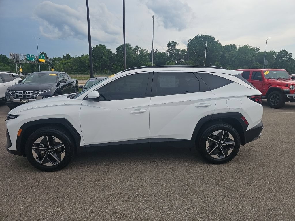 Certified 2025 Hyundai Tucson SEL AWD/4WD image 2