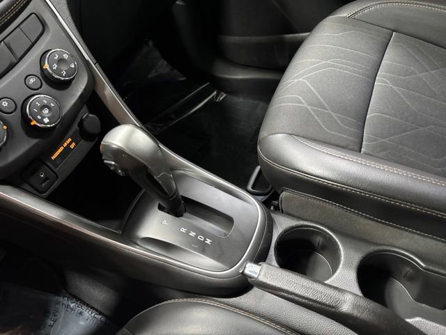 Used 2019 Chevrolet Trax LT w/ LT Convenience Package FWD image 20