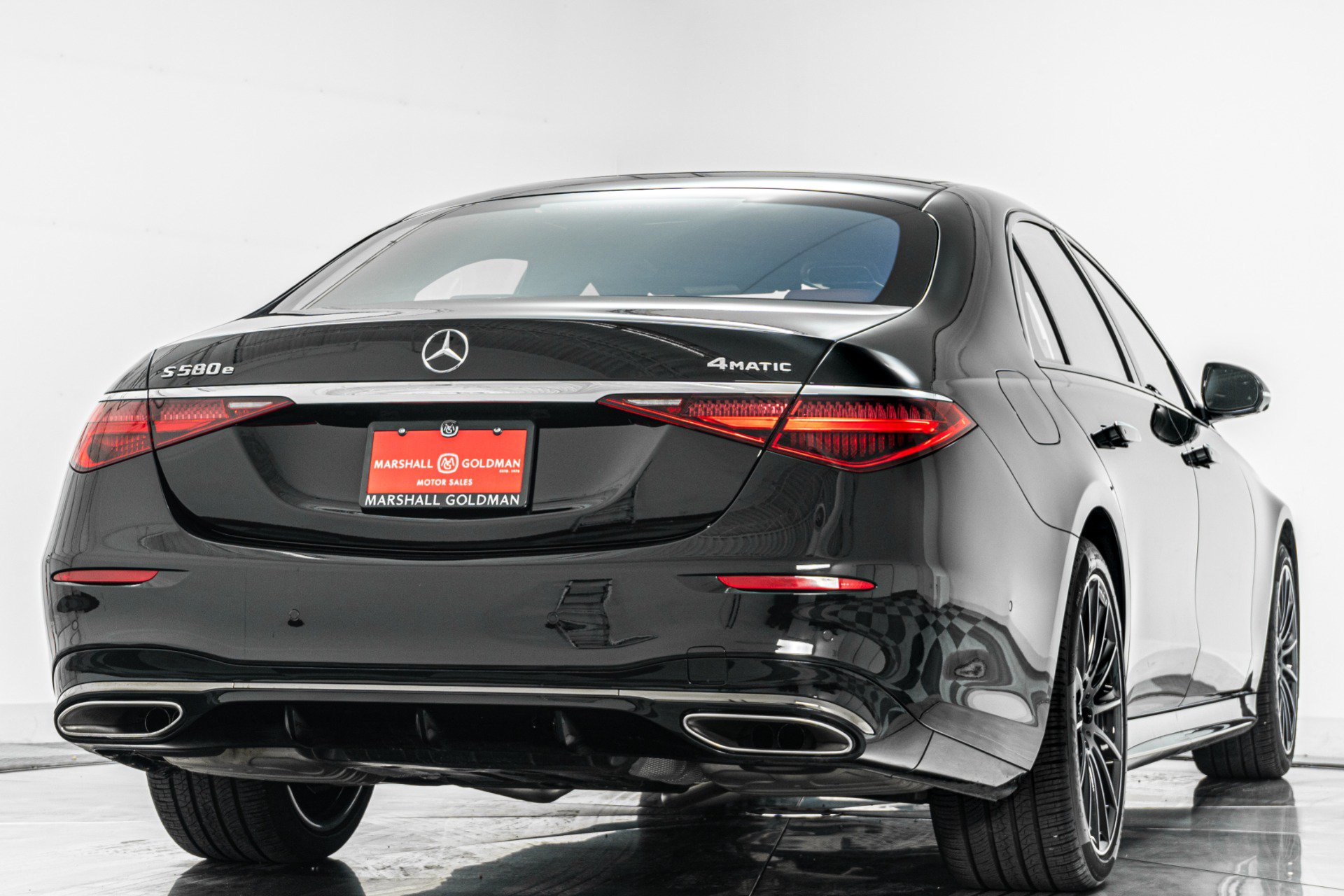 Used 2025 Mercedes-Benz S 580e 4MATIC Sedan image 9