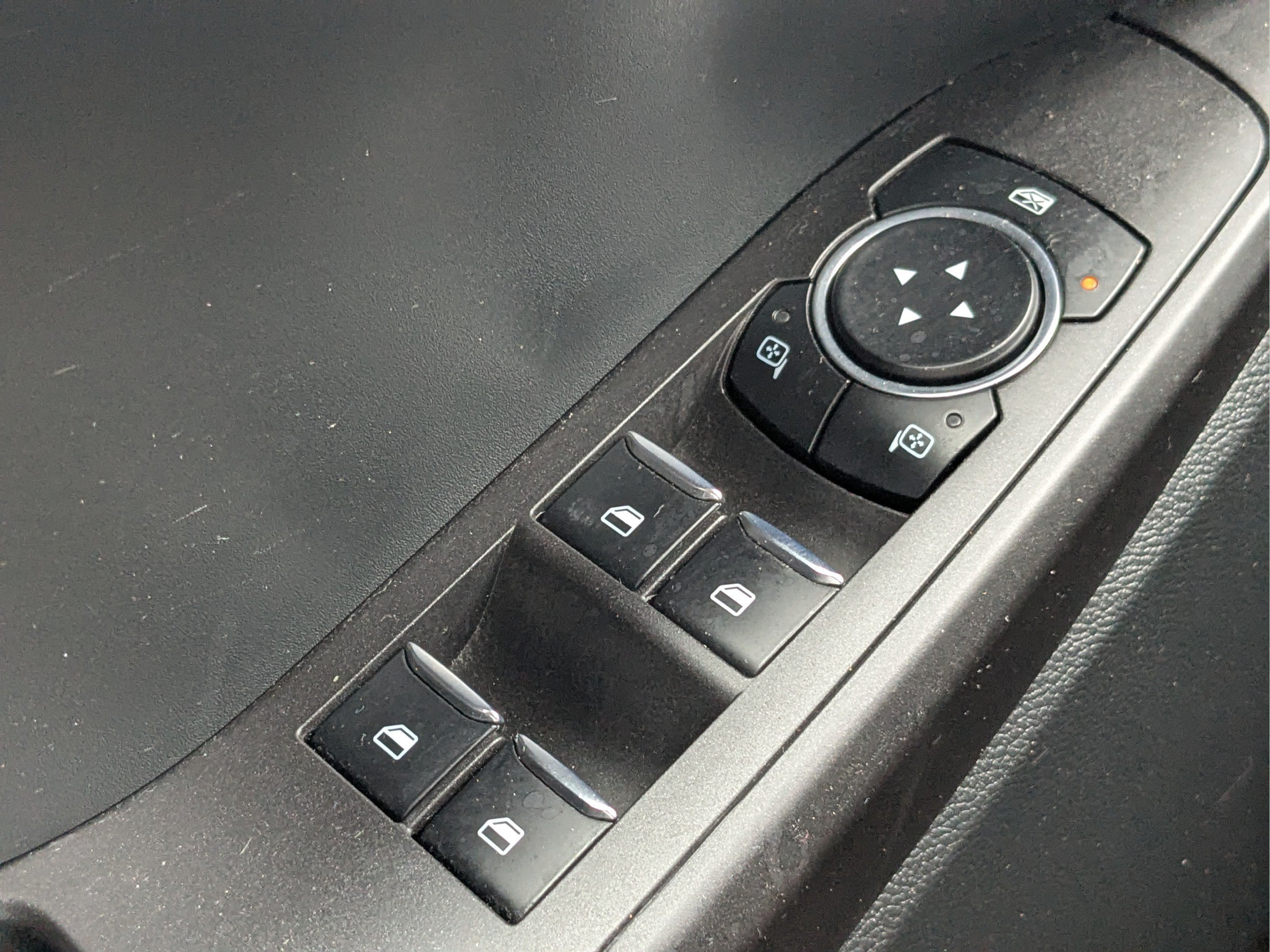 Used 2023 Ford Explorer 2WD image 19