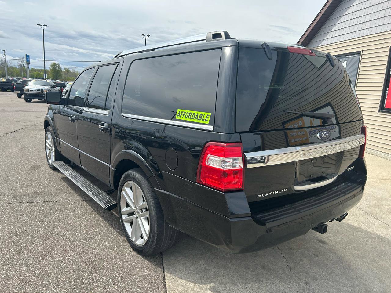 Used 2017 Ford Expedition EL Platinum AWD/4WD image 7